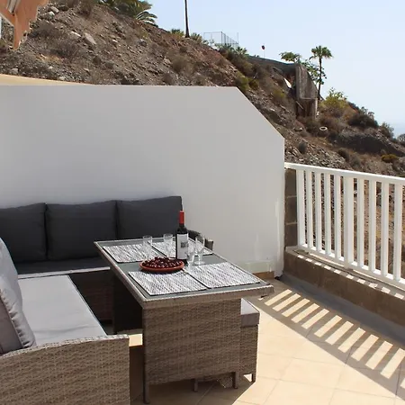 Casa Romantica De Balcon De Amadores
