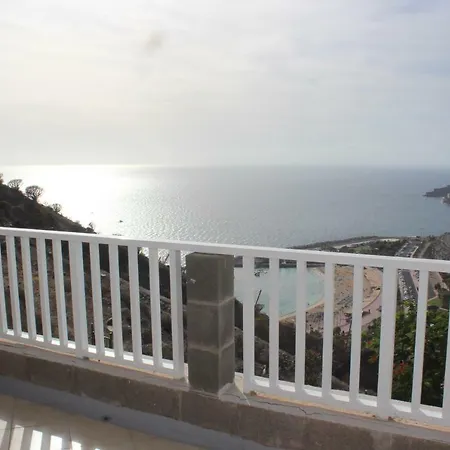 Casa Romantica De Balcon De Amadores