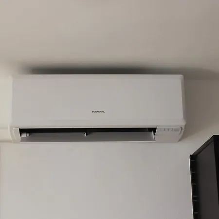 Casa Romantica De Balcon De Amadores